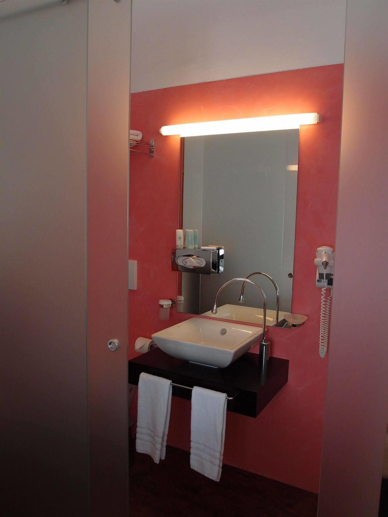 Boutique Hotel La Rinascente Локарно Екстер'єр фото